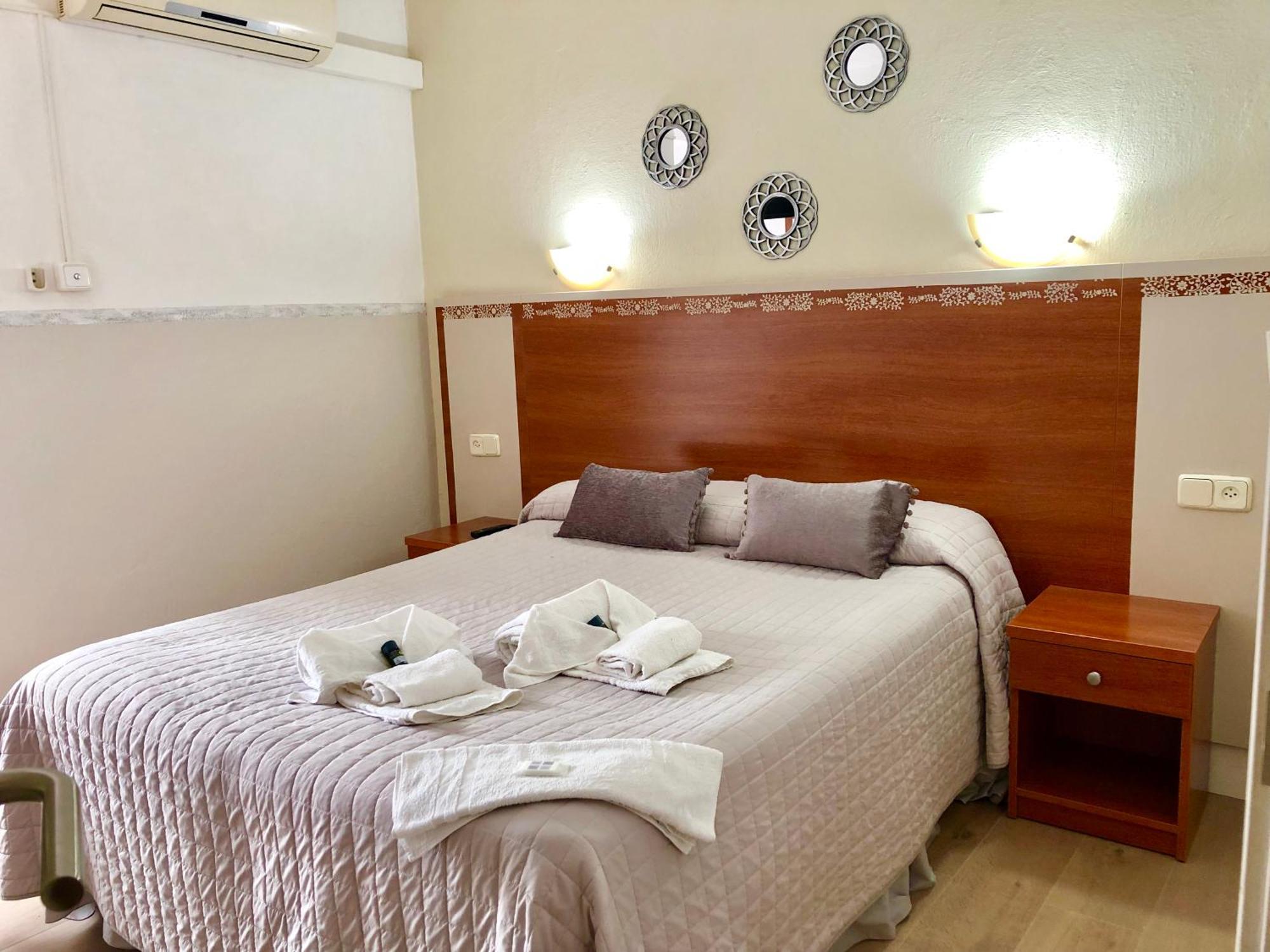 Hotel Medium Montecarlo Palafrugell Room photo